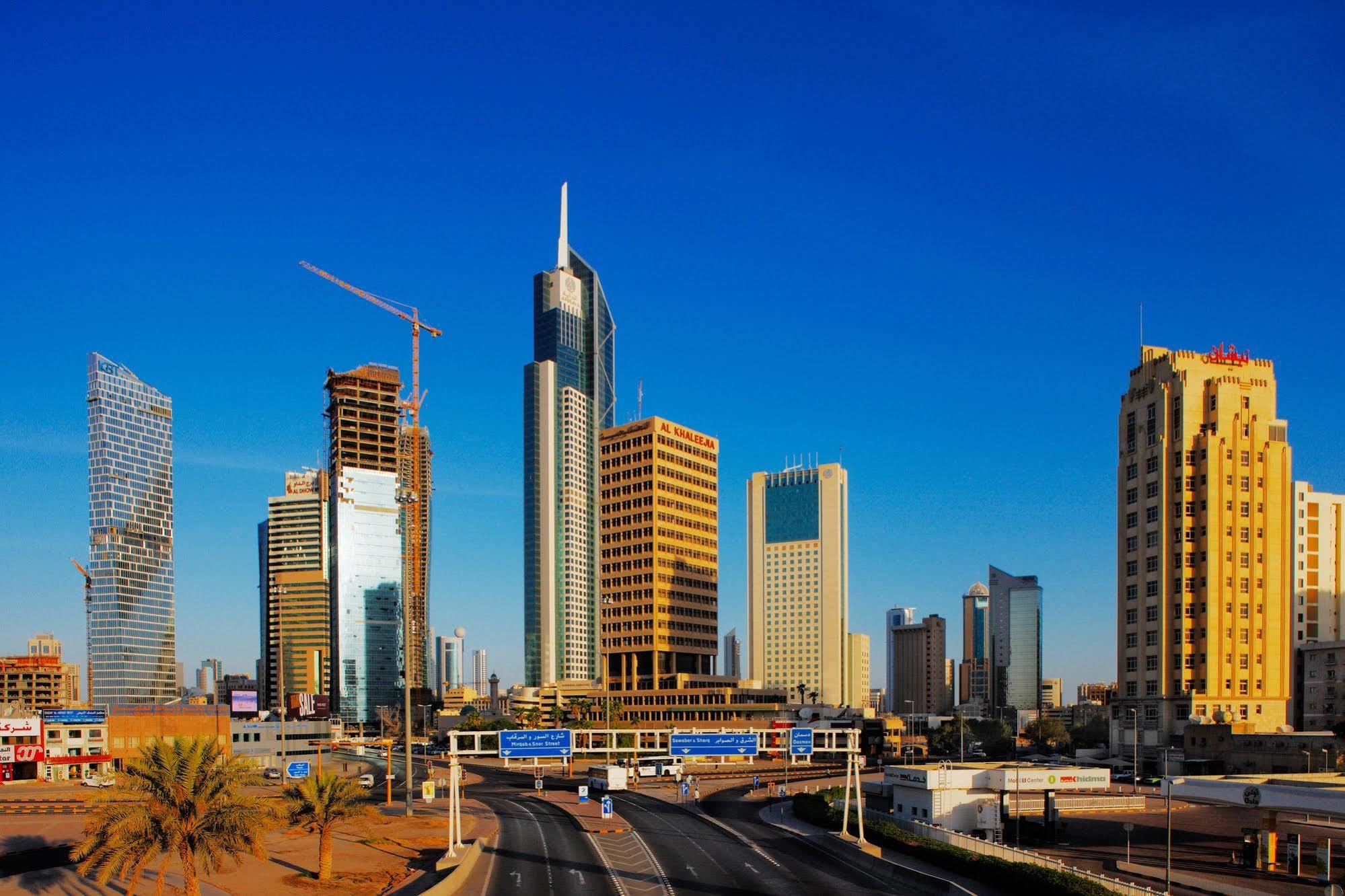 Courtyard By Marriott Kuwait City Exterior foto