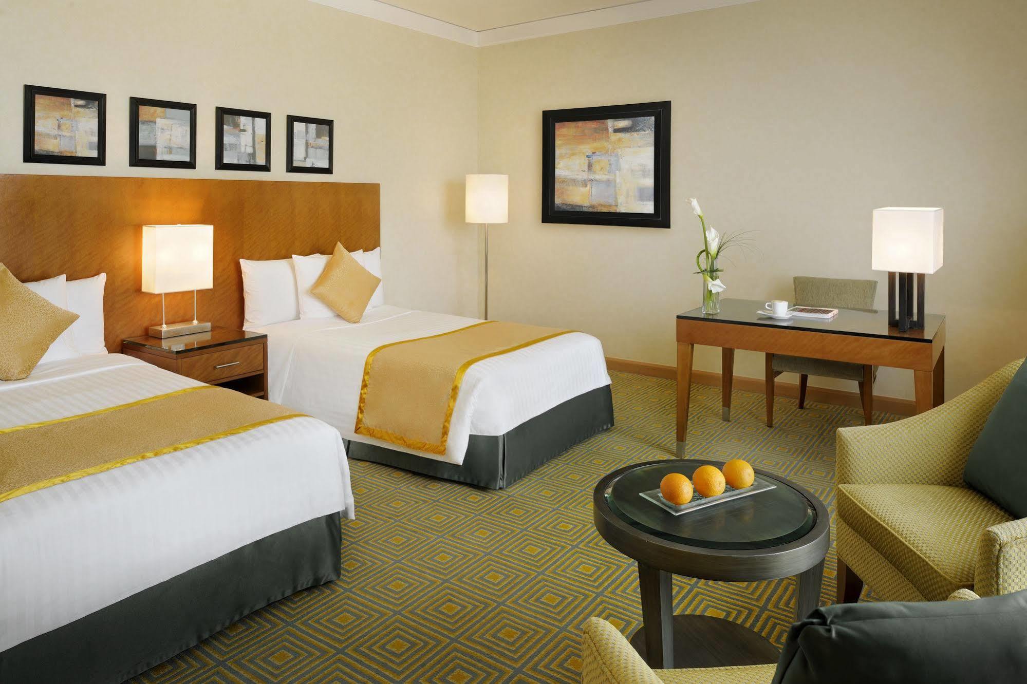 Courtyard By Marriott Kuwait City Exterior foto