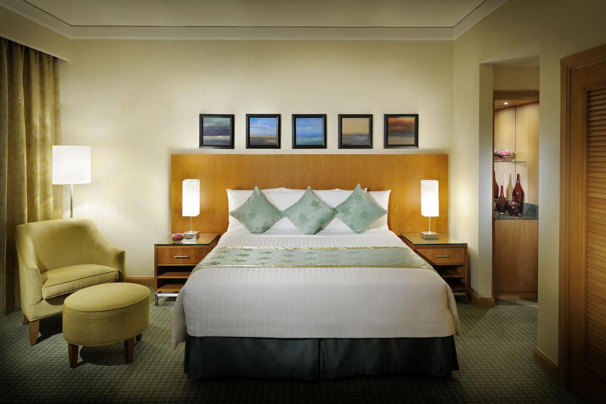 Courtyard By Marriott Kuwait City Exterior foto